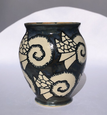 Vase Odetta à décor de coquillages stylisés